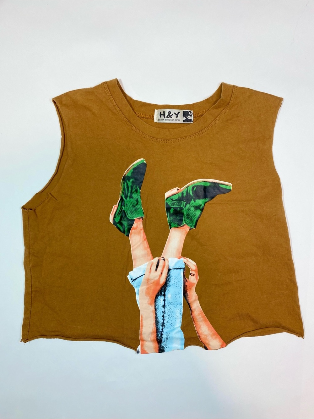 YesStyle Brown Graphic Crop Tank with Green Shoe Print
